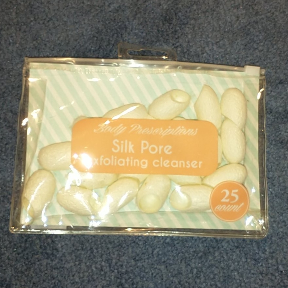 silk pore exfoliating cleanser